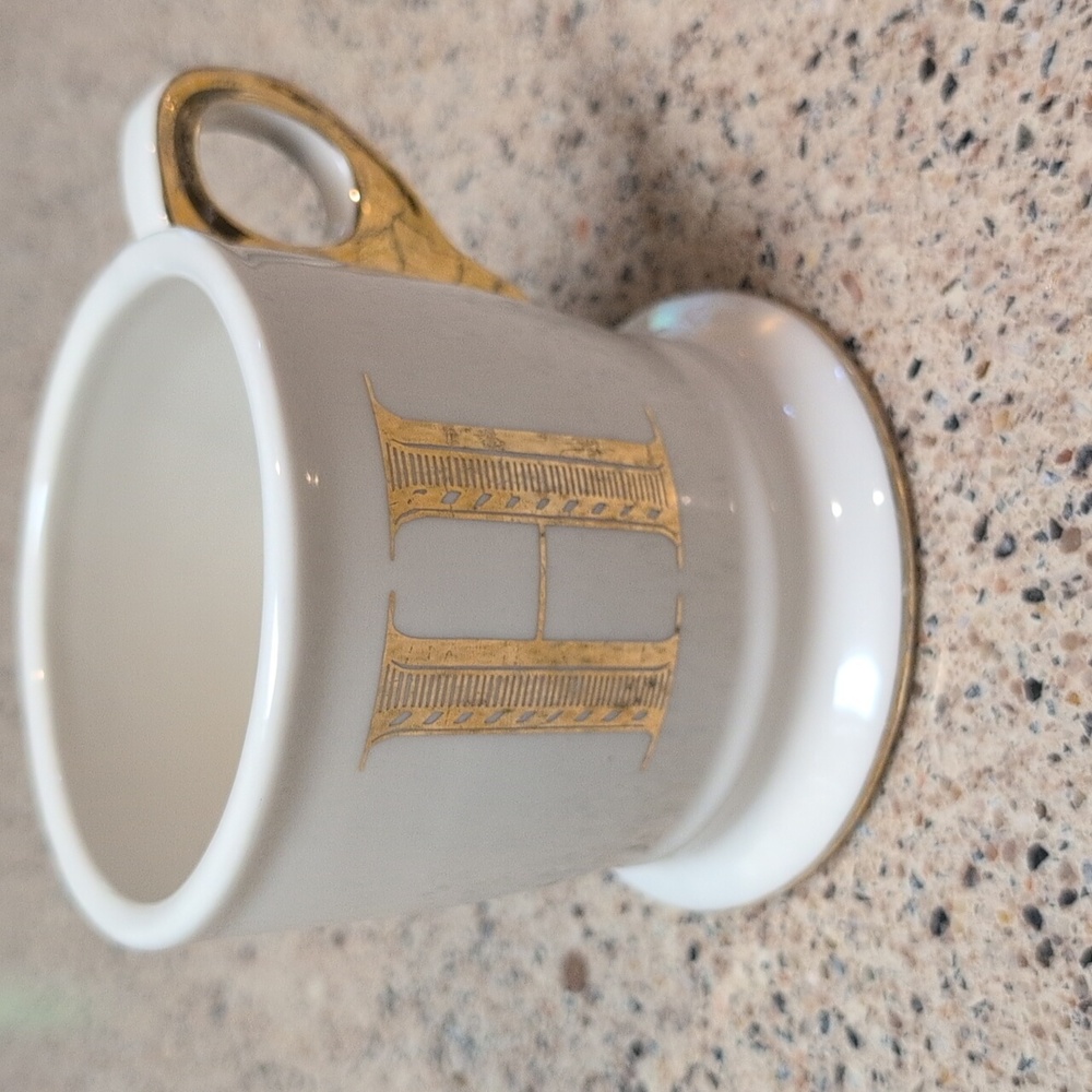 ANTHROPOLOLGIE/ "H" Coffee Mug with Gold Detailing